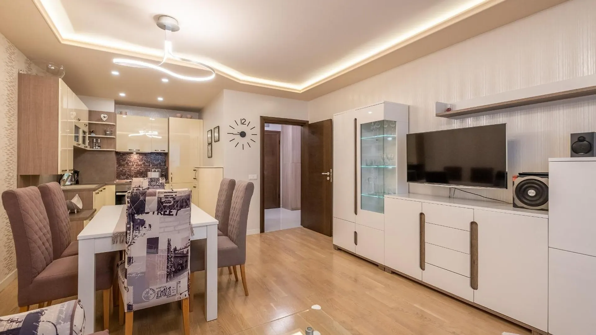 Jewelry - 1 Bedroom Apartment Sofia Bulgaria