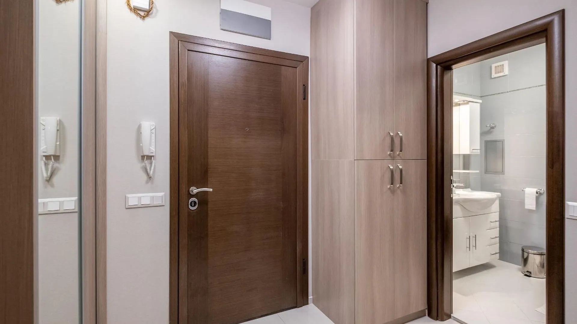 Jewelry - 1 Bedroom Apartment Sofia