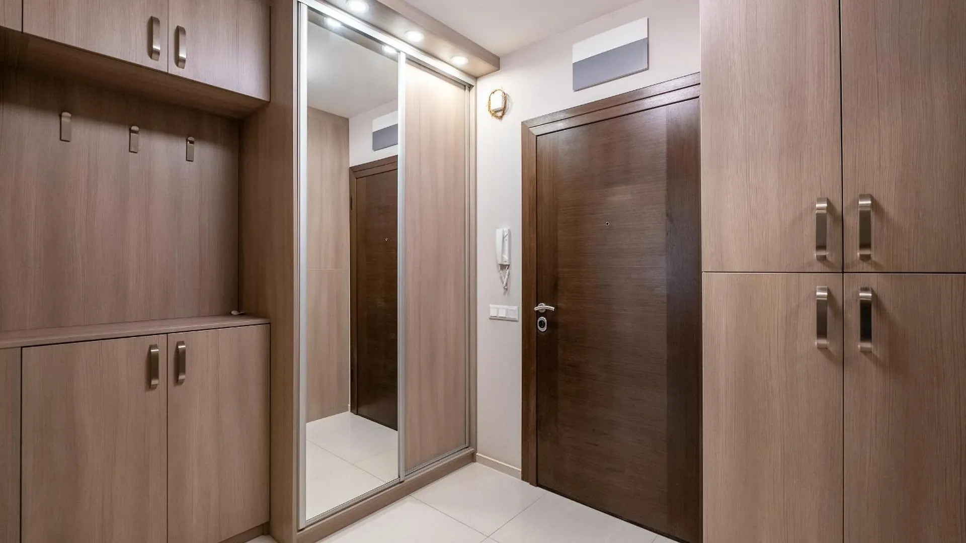 Jewelry - 1 Bedroom Apartment Sofia 0*,  Bulgaria