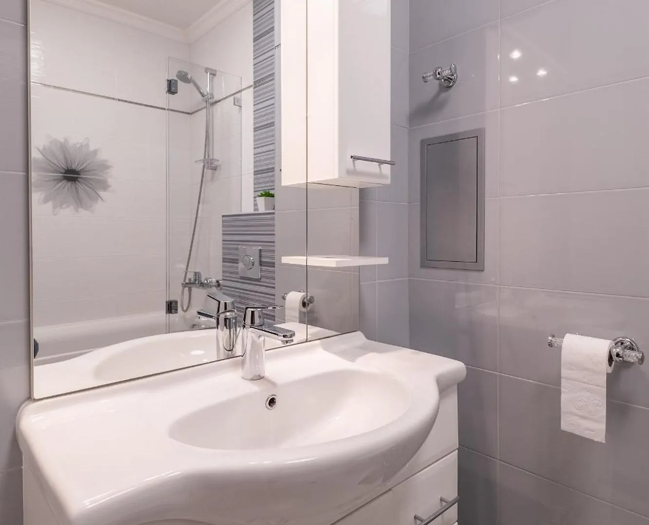 Jewelry - 1 Bedroom Apartment Sofia